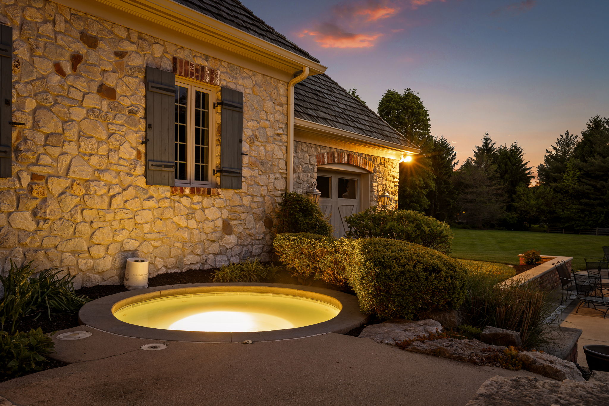  Signature Estate Set on More than 2 Acres in Desirable Zionsville Neighborhood - 物件實景