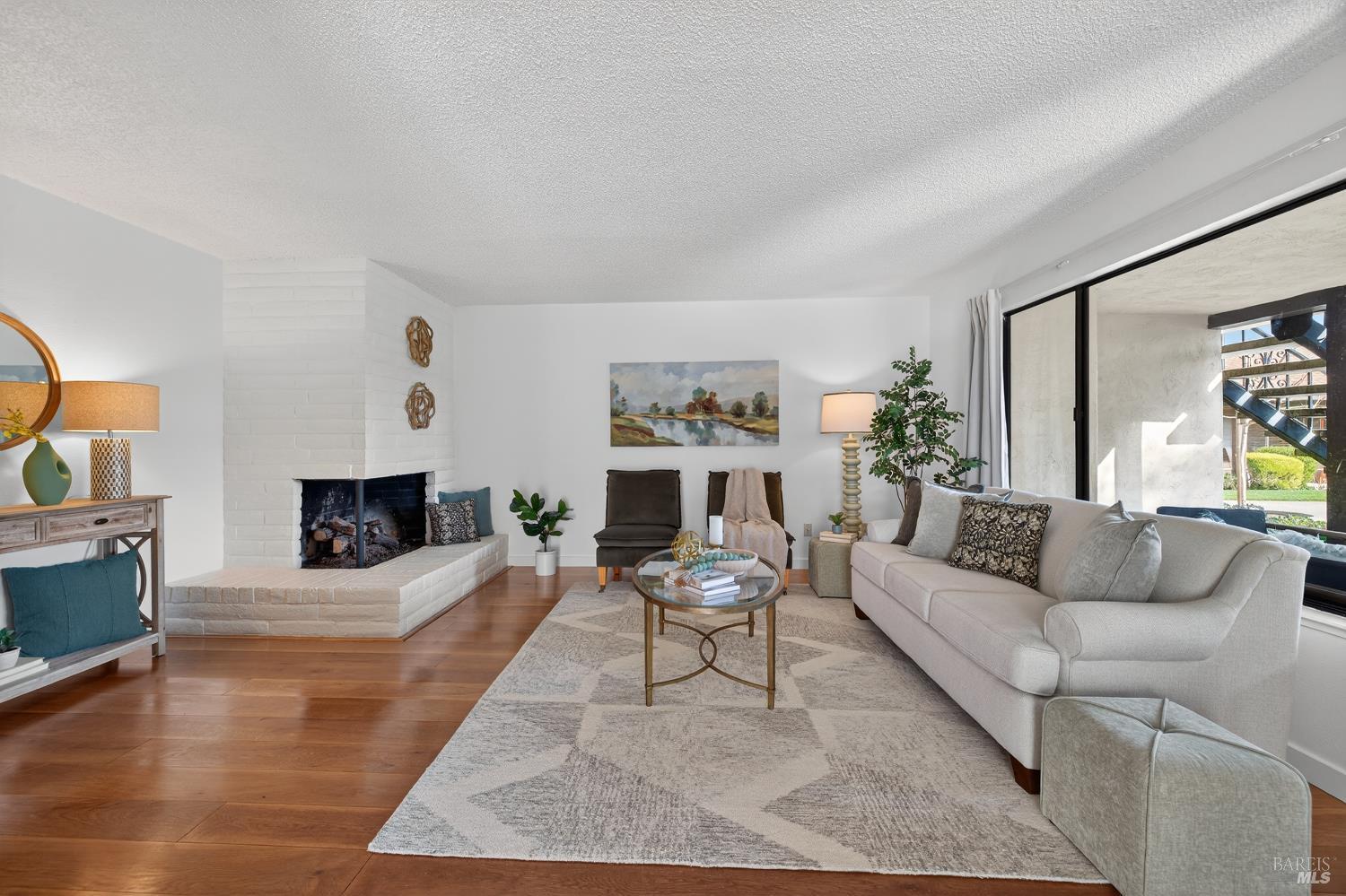 Sonoma, California, 95476, United States, 2 Bedrooms Bedrooms, ,2 BathroomsBathrooms,Residential,For Sale,2015978