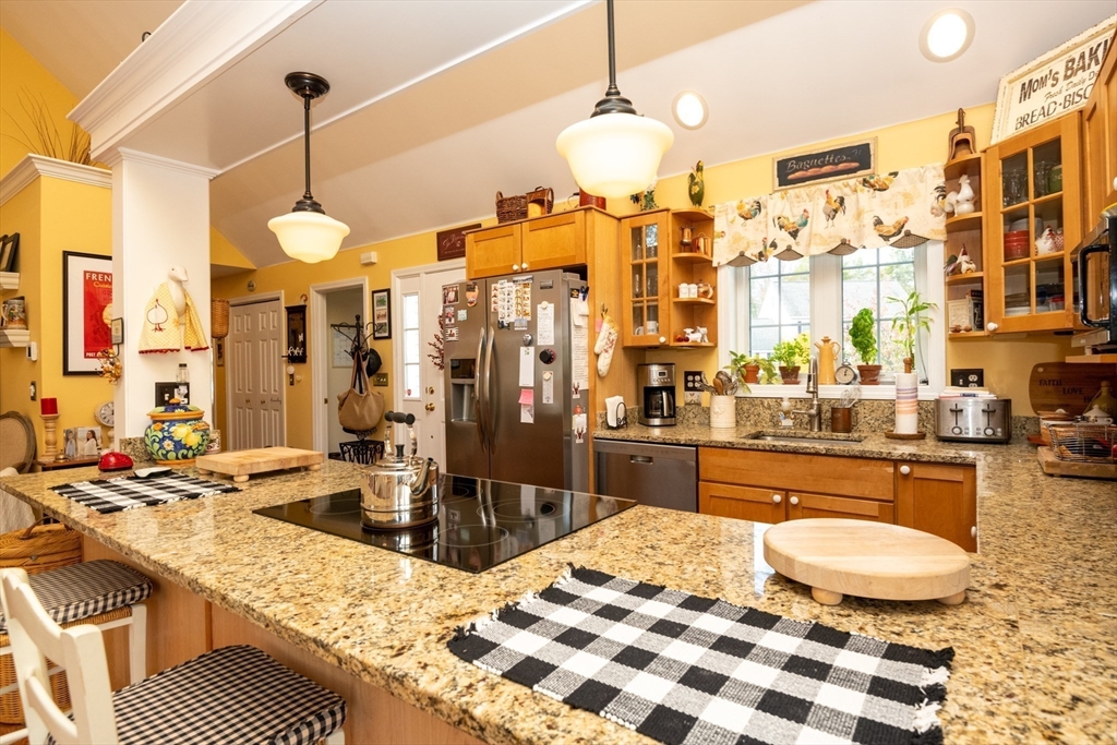 Seabrook, New Hampshire, 03874, United States, 3 Bedrooms Bedrooms, ,2 BathroomsBathrooms,Residential,For Sale,1989361