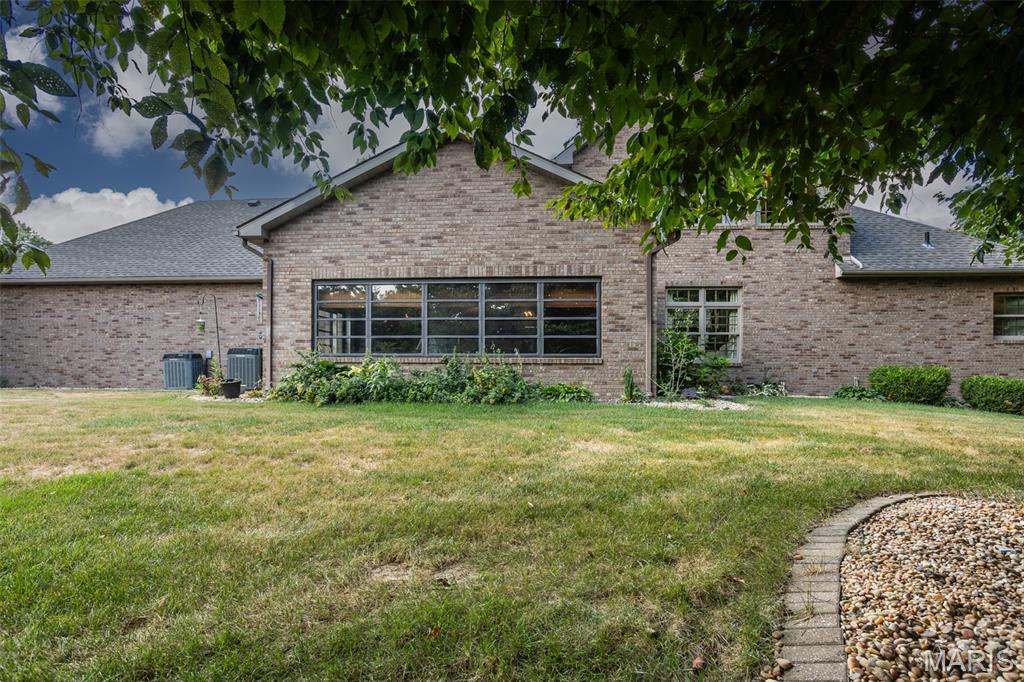 Godfrey, Illinois, 62035, United States, 3 Bedrooms Bedrooms, ,3 BathroomsBathrooms,Residential,For Sale,1940869