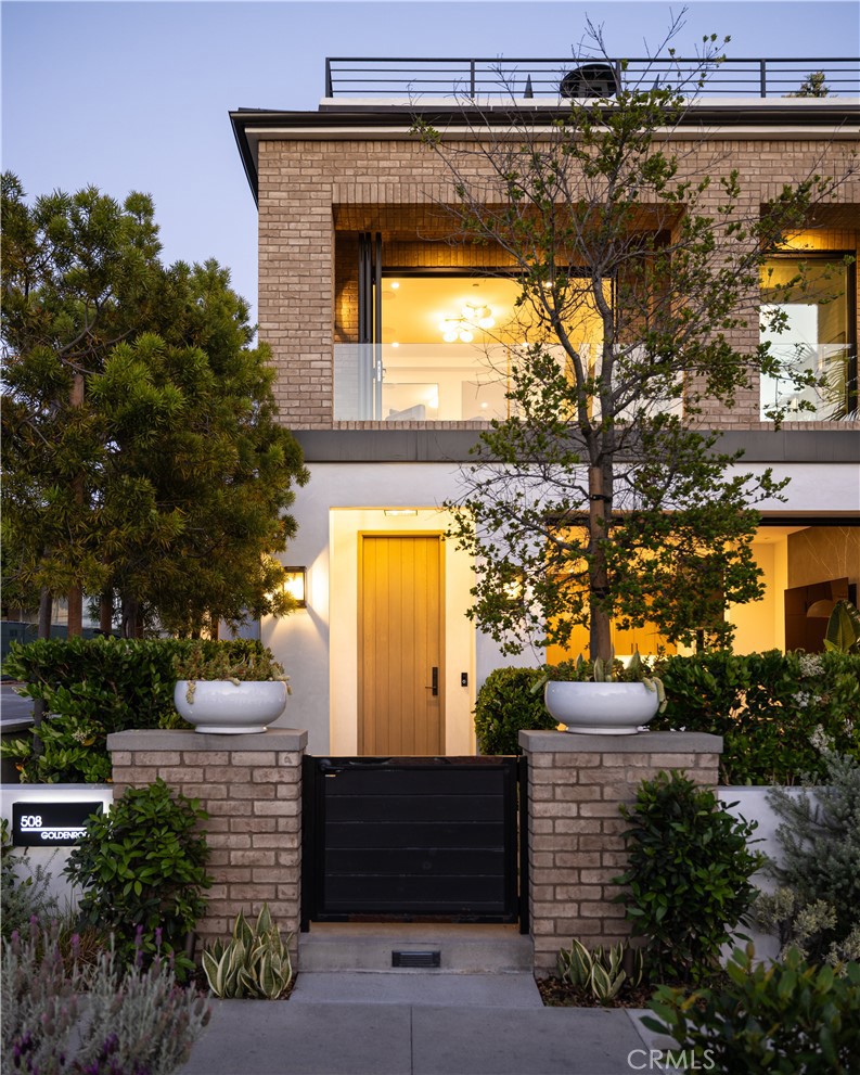 Corona del Mar, California, 92625, United States, 3 Bedrooms Bedrooms, ,4 BathroomsBathrooms,Residential,For Sale,1837053