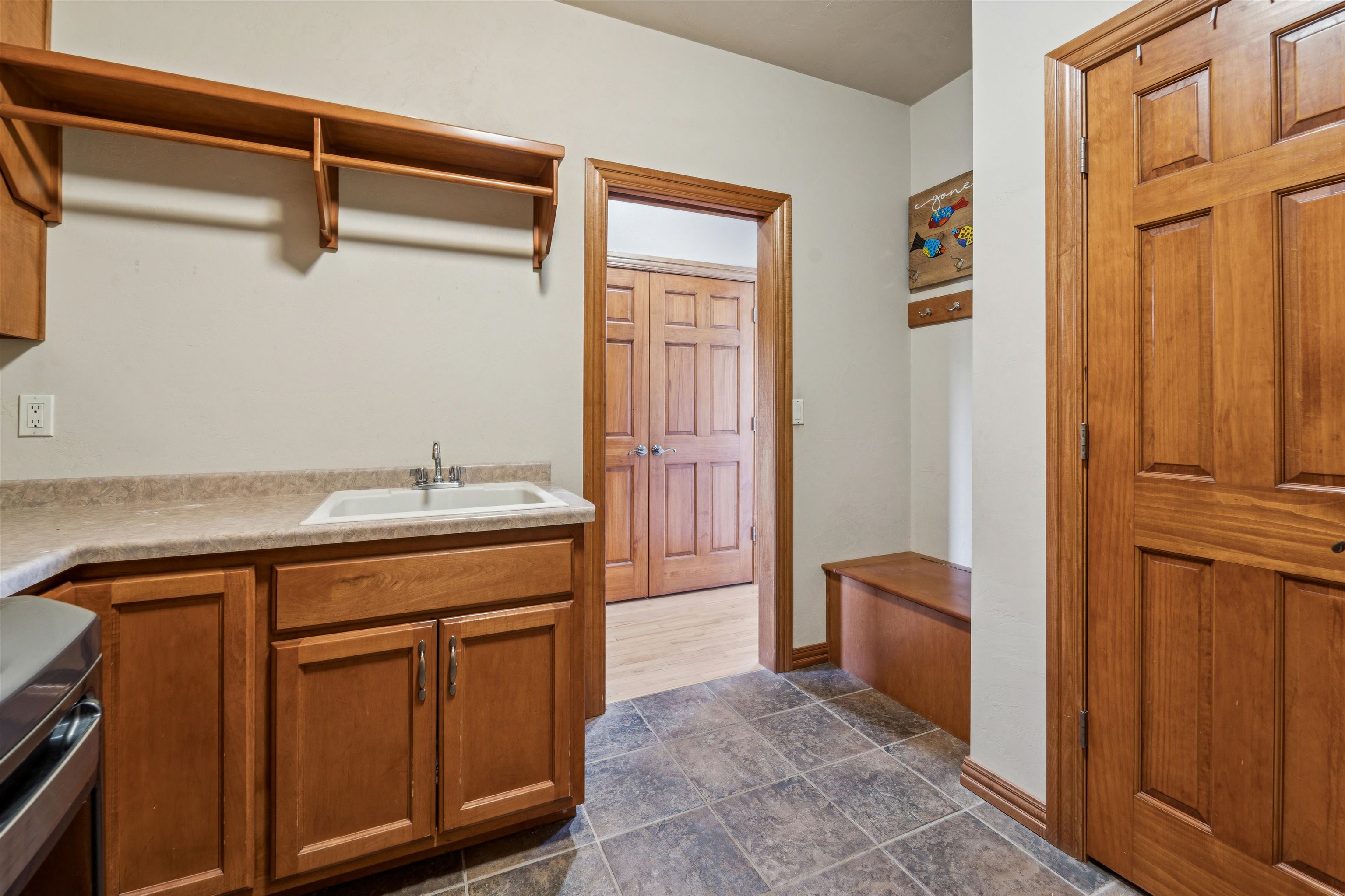 GREEN BAY, Wisconsin, 54311, United States, 4 Bedrooms Bedrooms, ,4 BathroomsBathrooms,Residential,For Sale,1911025
