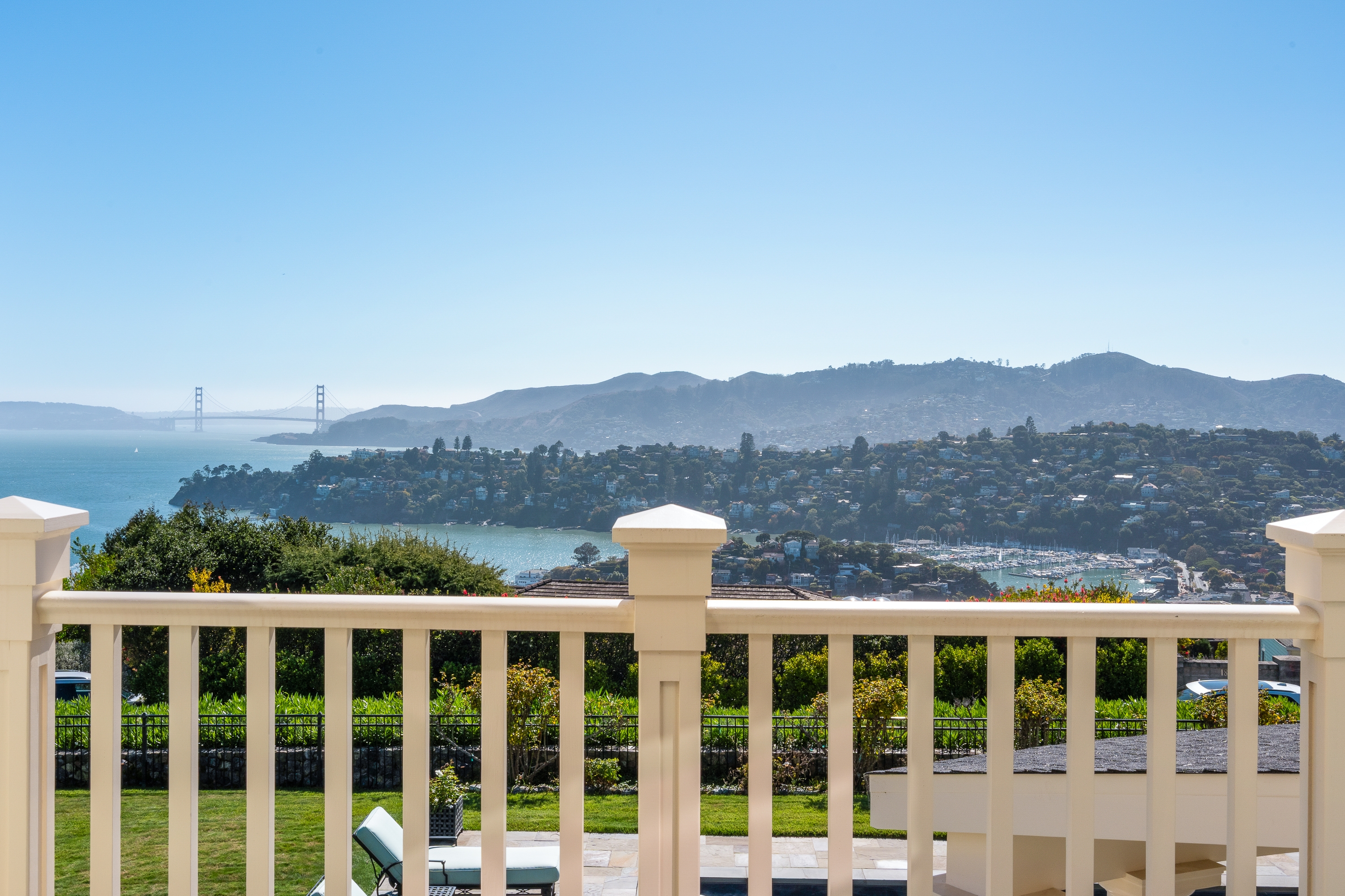  East Coast-Inspired Estate with Sweeping City, Bridge and Mount Tam Views - 物件實景