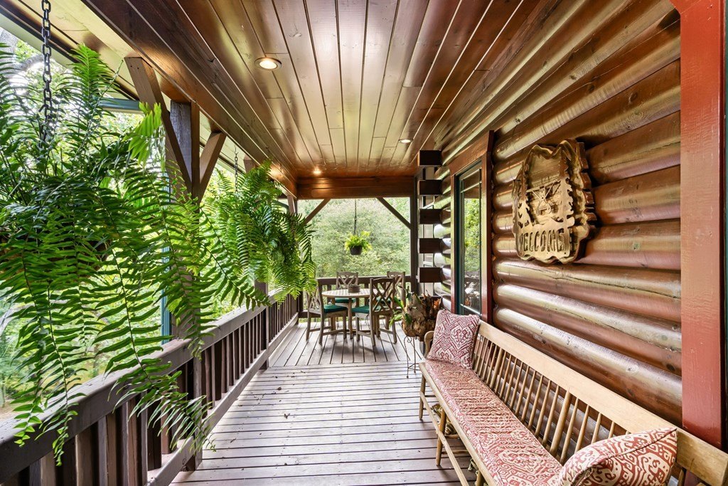 Hiawassee, Georgia, 30546, United States, 4 Bedrooms Bedrooms, ,4 BathroomsBathrooms,Residential,For Sale,1975098