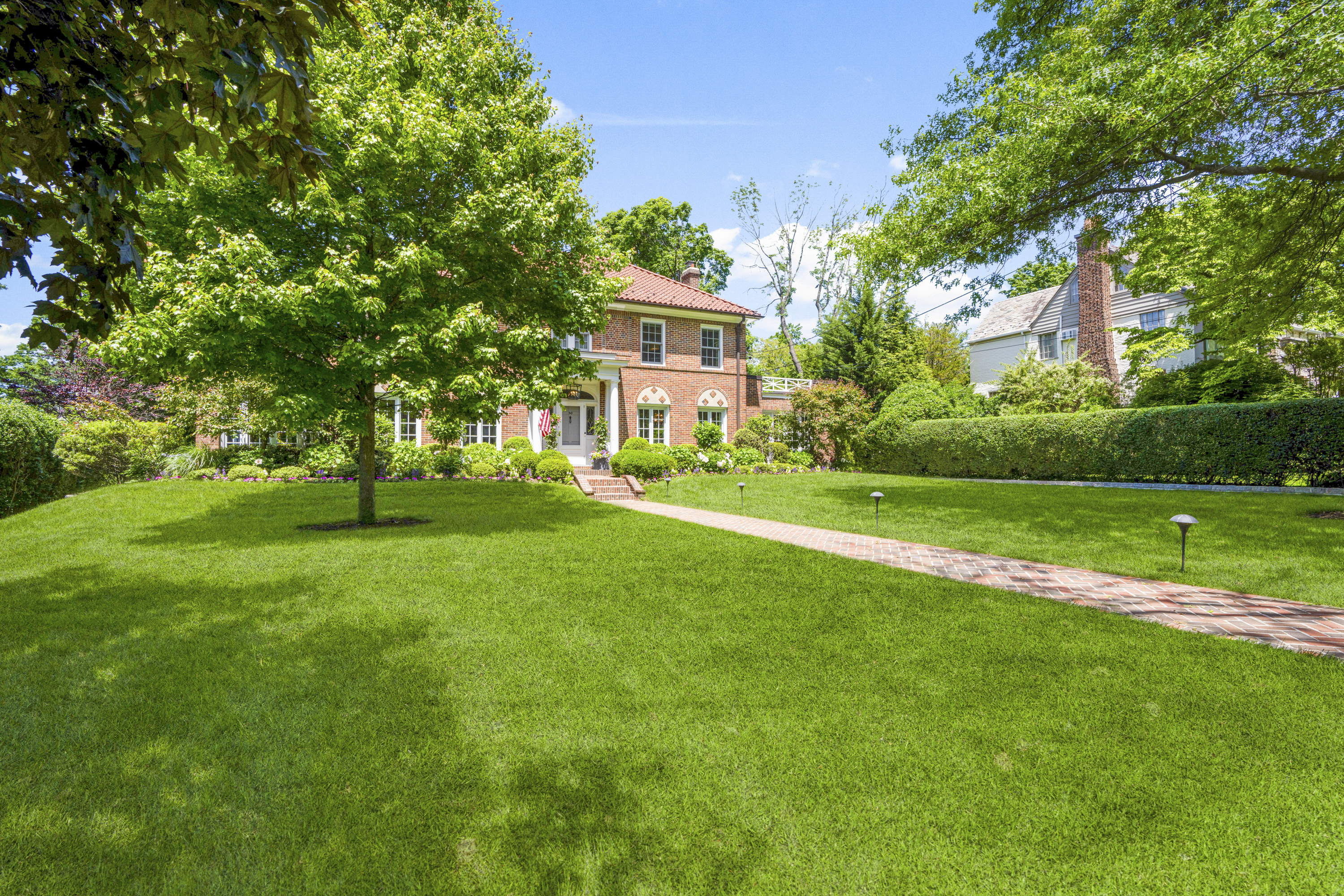  Distinquished Larchmont Manor Brick Colonial - 物件實景