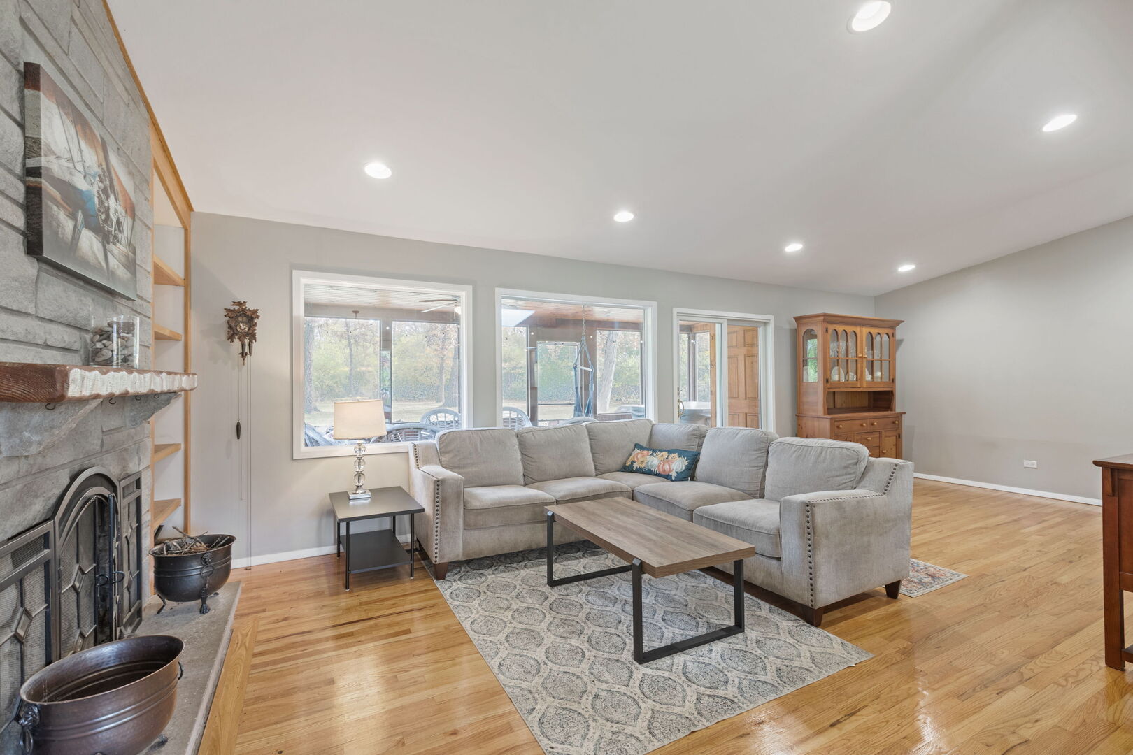 North Barrington, Illinois, 60010, United States, 4 Bedrooms Bedrooms, ,3 BathroomsBathrooms,Residential,For Sale,1991124