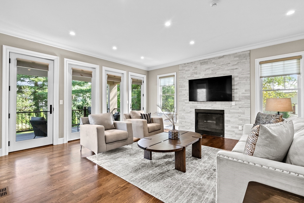 Newton, Massachusetts, 02459, United States, 6 Bedrooms Bedrooms, ,7 BathroomsBathrooms,Residential,For Sale,1918110