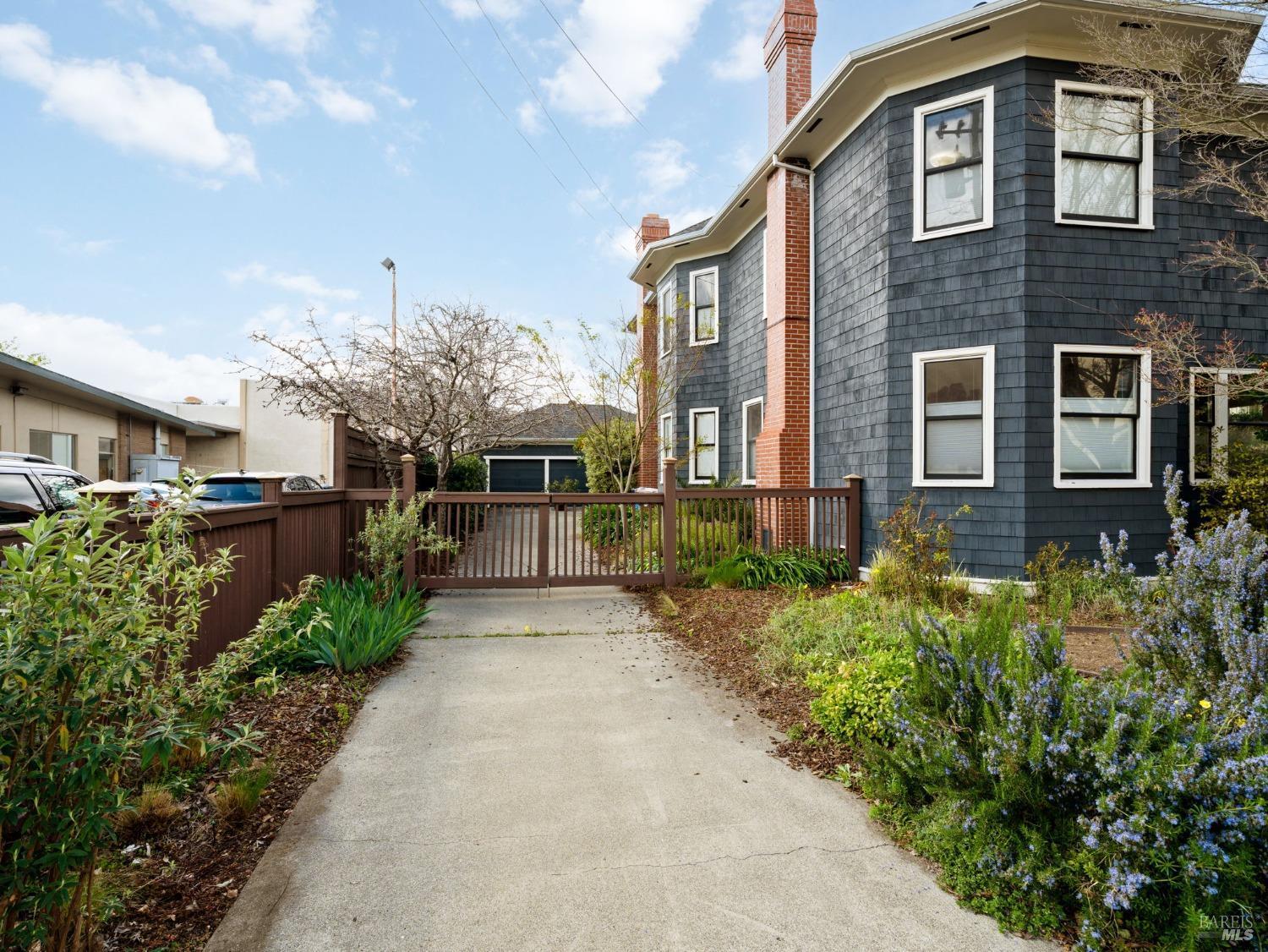 Napa, California, 94559, United States, 5 Bedrooms Bedrooms, ,3 BathroomsBathrooms,Residential,For Sale,1991886