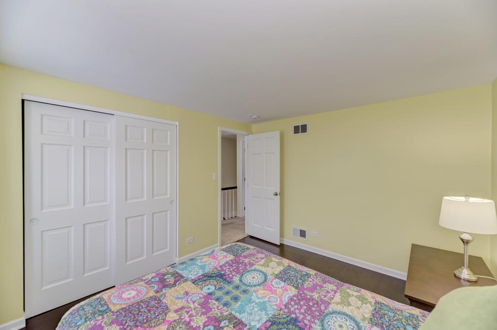 Arlington Heights, Illinois, 60005, United States, 5 Bedrooms Bedrooms, ,3 BathroomsBathrooms,Residential,For Sale,2001547