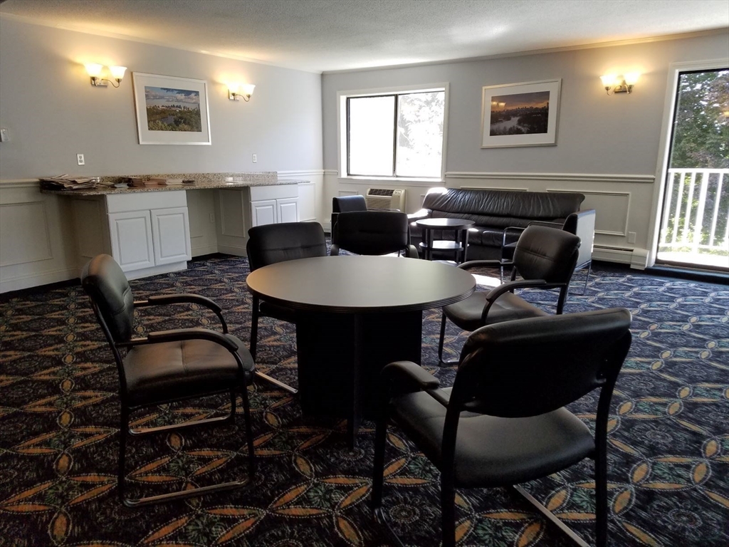 Watertown, Massachusetts, 02472, United States, 2 Bedrooms Bedrooms, ,2 BathroomsBathrooms,Residential,For Sale,1969435