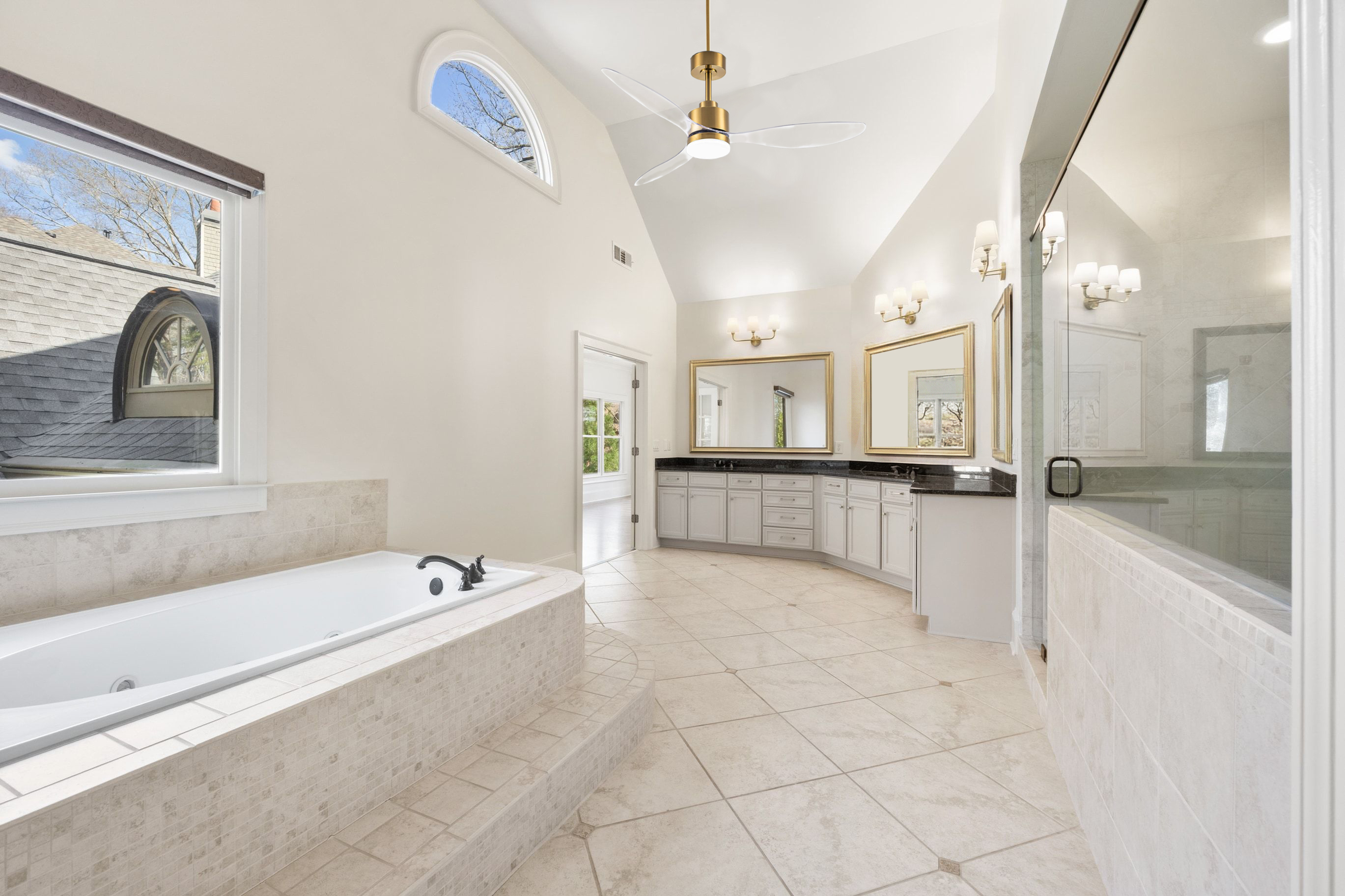  Move-in Ready Home Offers Exceptional Space, Comfort, and Craftsmanship - 物件實景