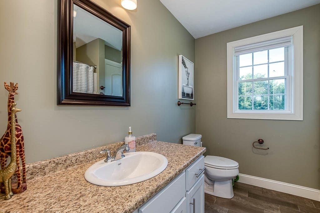 Lakeville, Massachusetts, 02347, United States, 3 Bedrooms Bedrooms, ,3 BathroomsBathrooms,Residential,For Sale,1921746