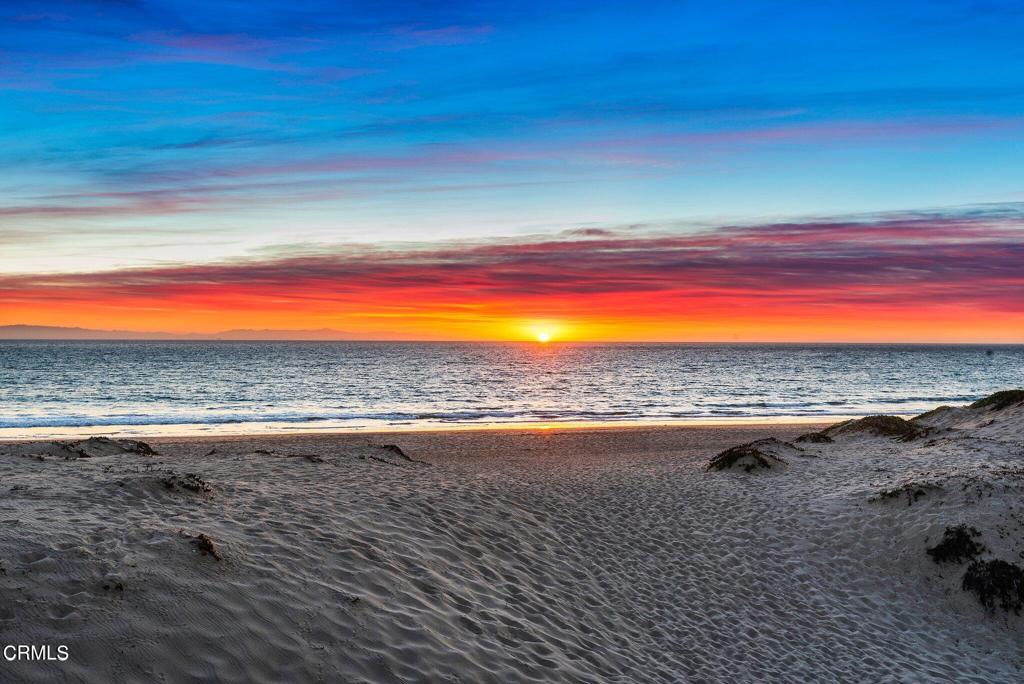 Ventura, California, 93001, United States, 4 Bedrooms Bedrooms, ,4 BathroomsBathrooms,Residential,For Sale,1975034