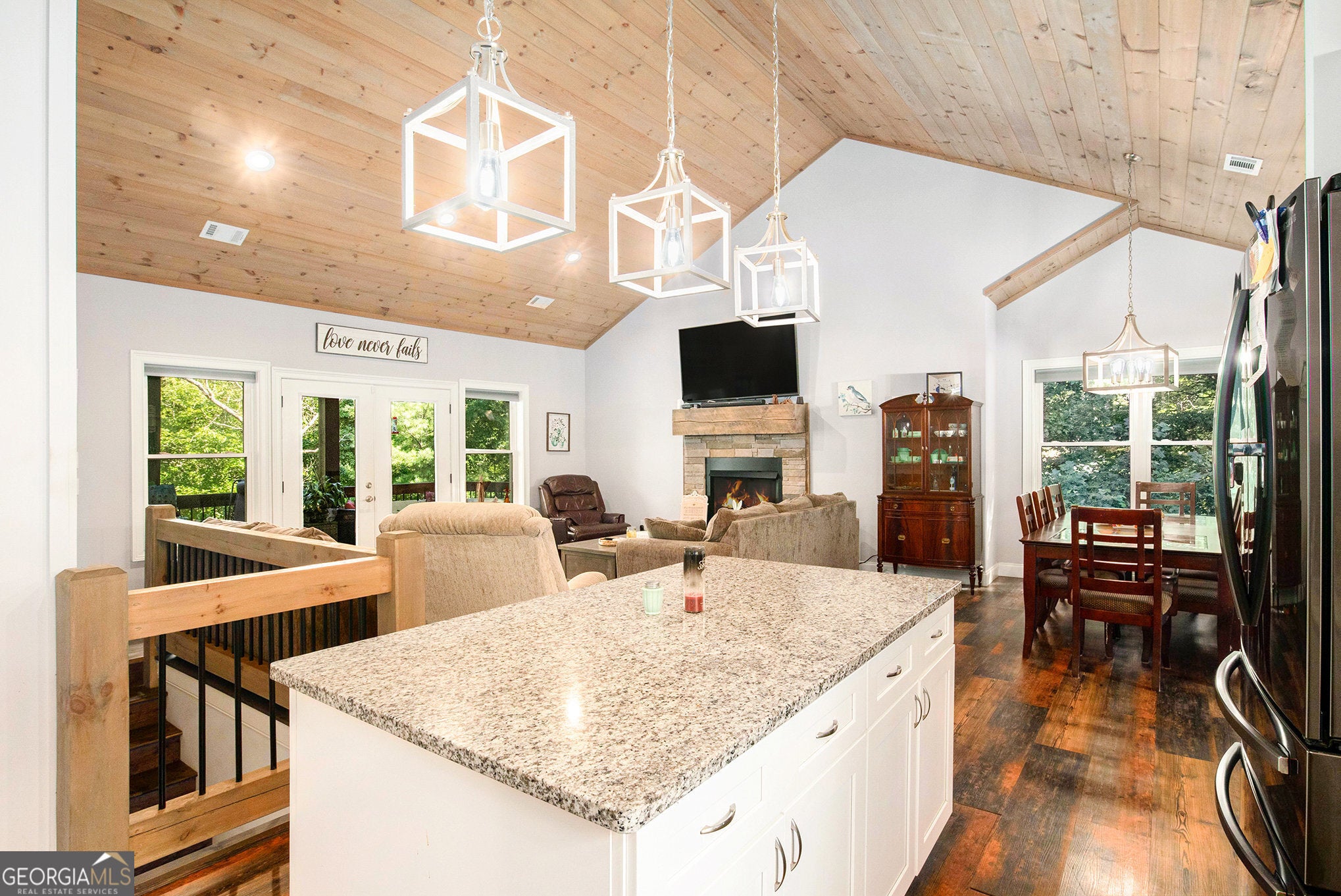 Blue Ridge, Georgia, 30513, United States, 4 Bedrooms Bedrooms, ,3 BathroomsBathrooms,Residential,For Sale,1919420