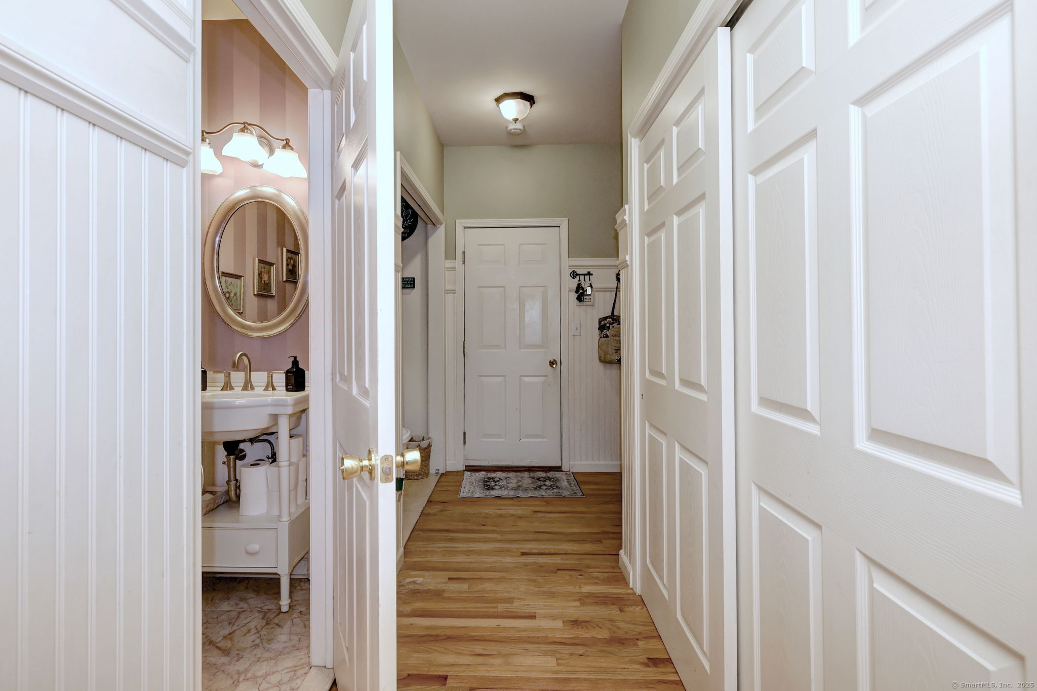 Milford, Connecticut, 06461, United States, 4 Bedrooms Bedrooms, ,3 BathroomsBathrooms,Residential,For Sale,1926096
