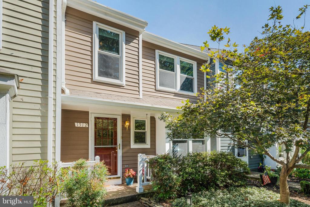 Reston, Virginia, 20194, United States, 3 Bedrooms Bedrooms, ,4 BathroomsBathrooms,Residential,For Sale,1942632