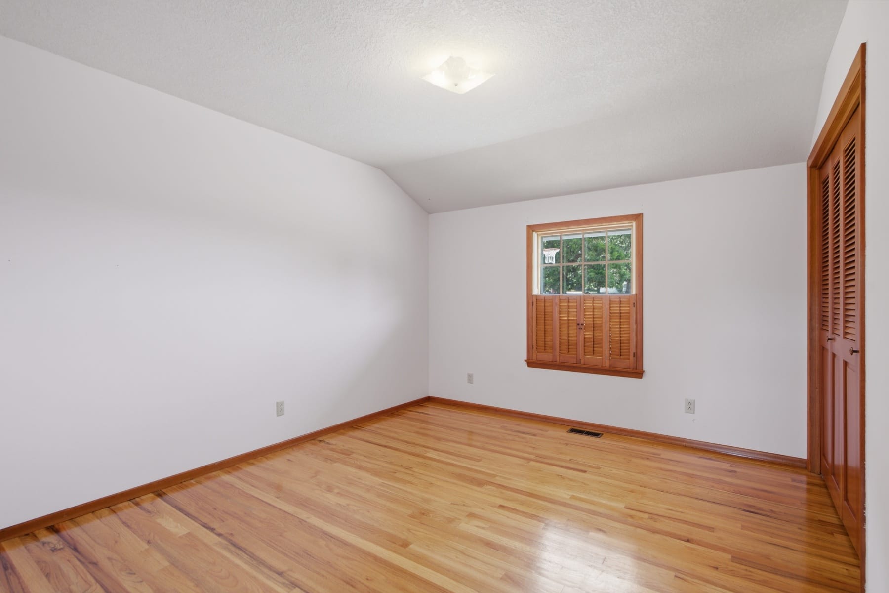  13937 NW SPRINGVILLE RD Portland, OR 97229 - 物件實景
