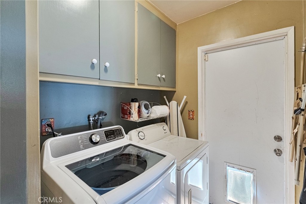 Van Nuys, California, 91406, United States, 4 Bedrooms Bedrooms, ,1 BathroomBathrooms,Residential,For Sale,1982860