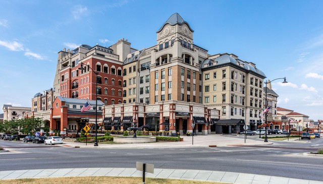 Carmel, Indiana, 46032, United States, 3 Bedrooms Bedrooms, ,4 BathroomsBathrooms,Residential,For Sale,2000560