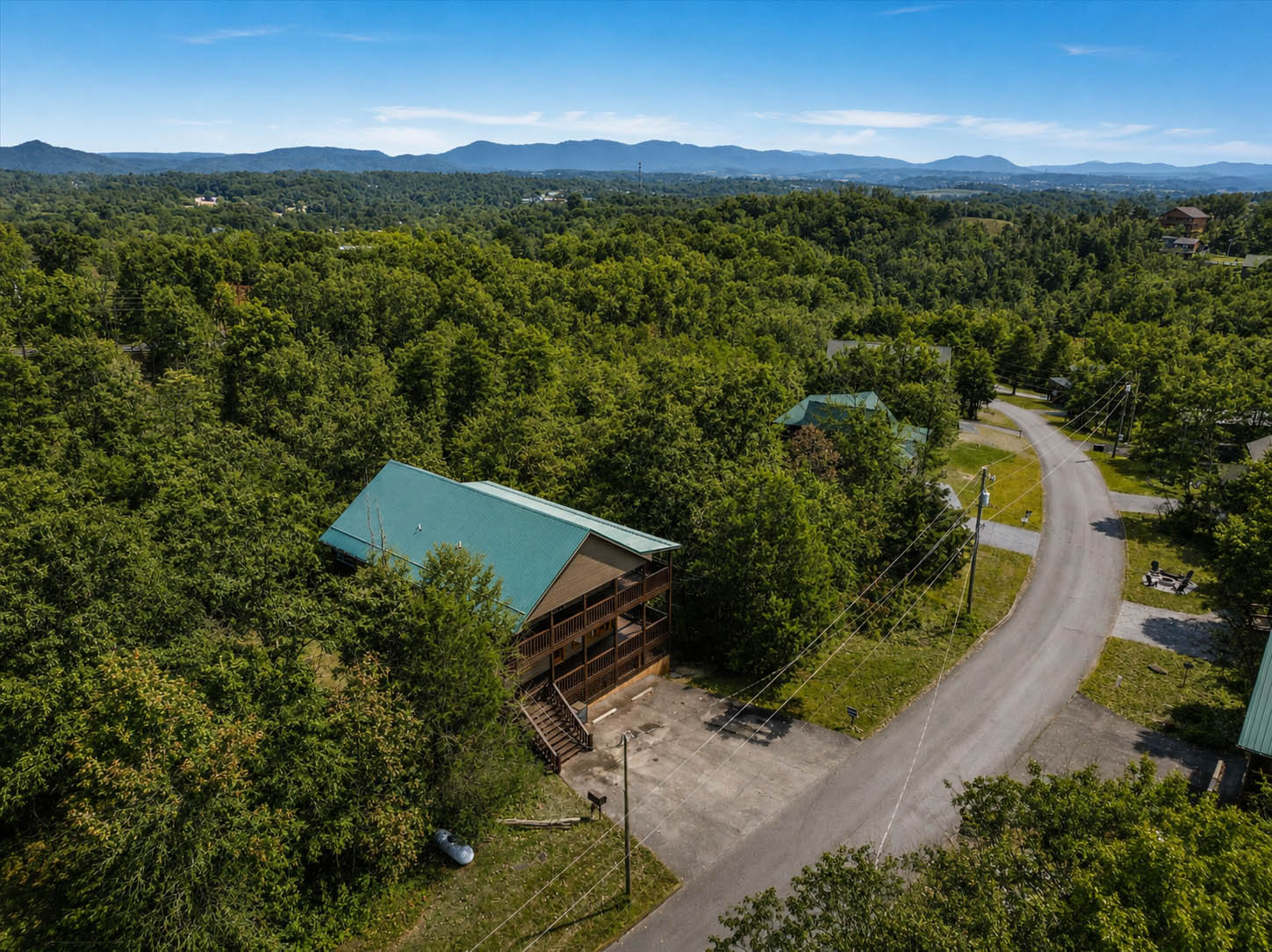 Sevierville, Tennessee, 37876-3406, United States, 3 Bedrooms Bedrooms, ,5 BathroomsBathrooms,Residential,For Sale,2049447