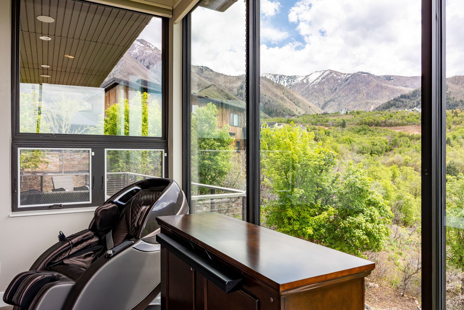  Mountain Contemporary Masterpiece with Panoramic Summit Creek Views - 物件實景