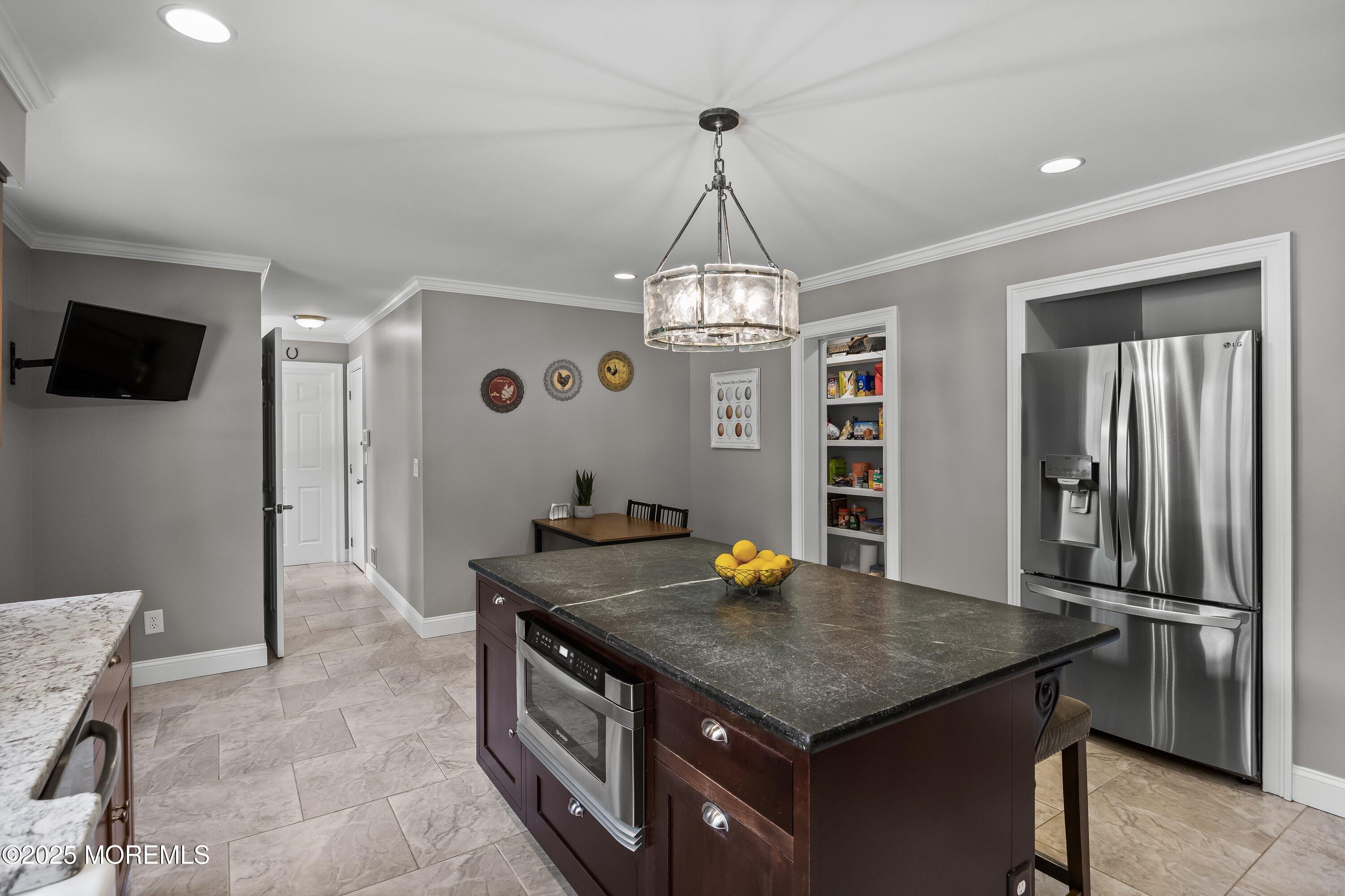Cream Ridge, New Jersey, 08514, United States, 4 Bedrooms Bedrooms, ,3 BathroomsBathrooms,Residential,For Sale,1904272