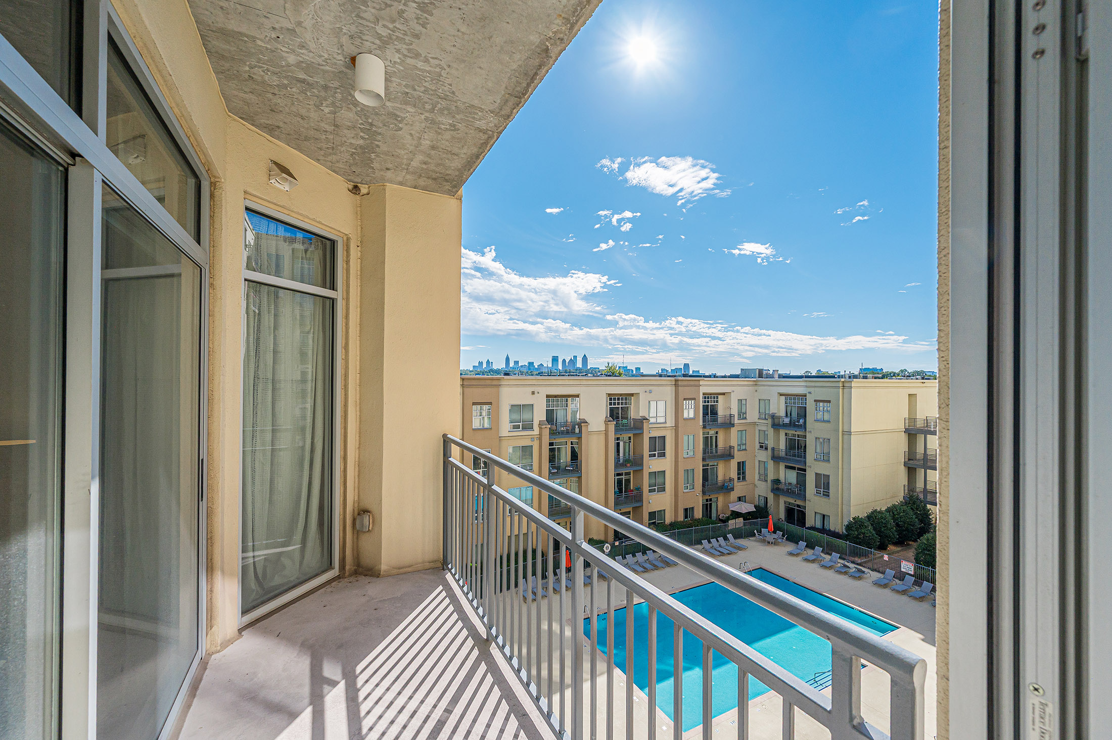  Stylish One Bedroom Condo with Great Amenities and Exceptional Buckhead Location - 物件實景