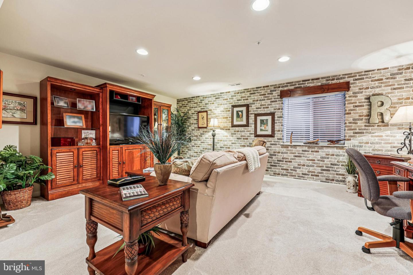 Frederick, Maryland, 21701, United States, 3 Bedrooms Bedrooms, ,4 BathroomsBathrooms,Residential,For Sale,1986533