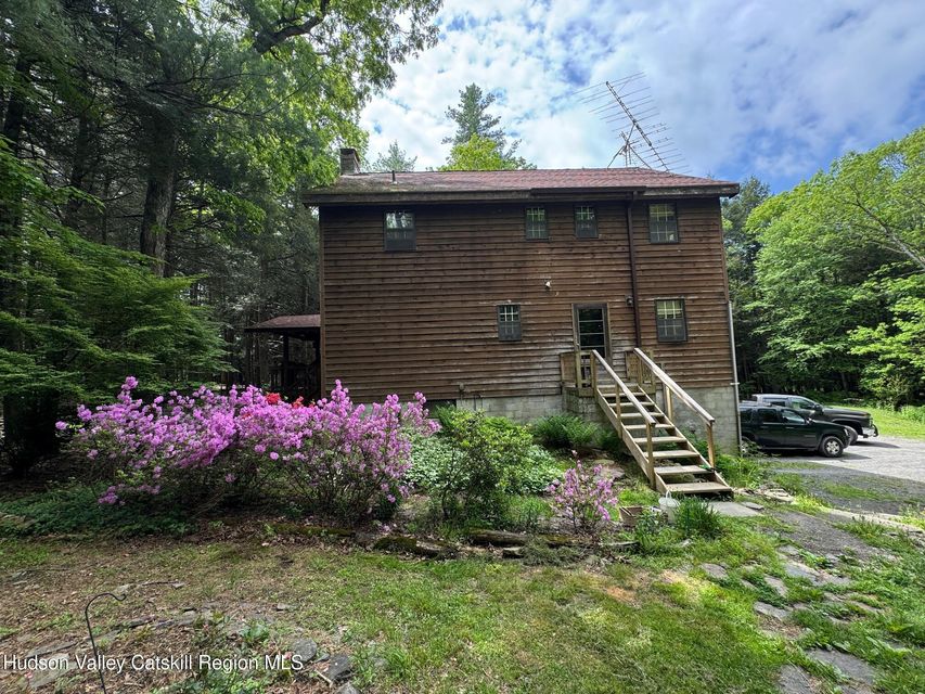 Saugerties, New York, 12477, United States, 5 Bedrooms Bedrooms, ,3 BathroomsBathrooms,Residential,For Sale,1984014
