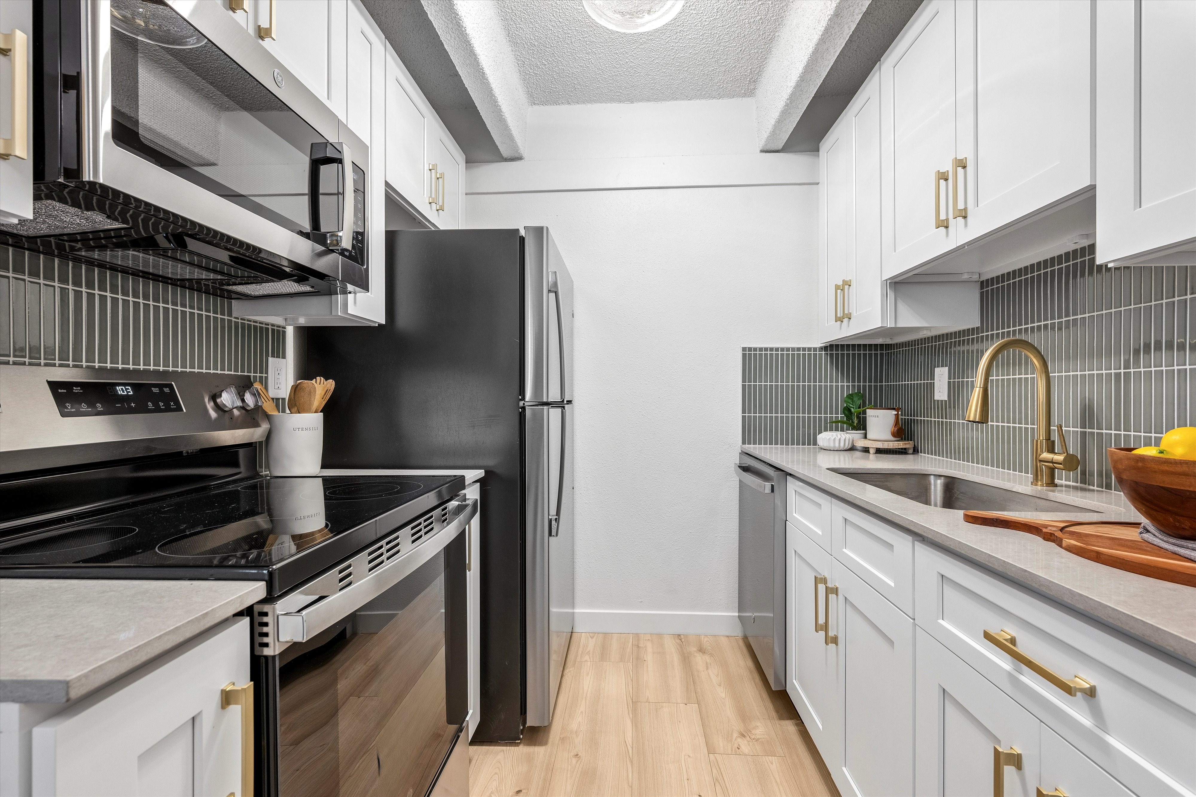  Beautifully Remodeled and Move-in Ready - 物件實景