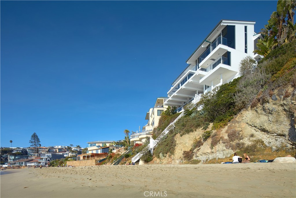 Laguna Beach, California, 92651, United States, 3 Bedrooms Bedrooms, ,4 BathroomsBathrooms,Residential,For Sale,1688637