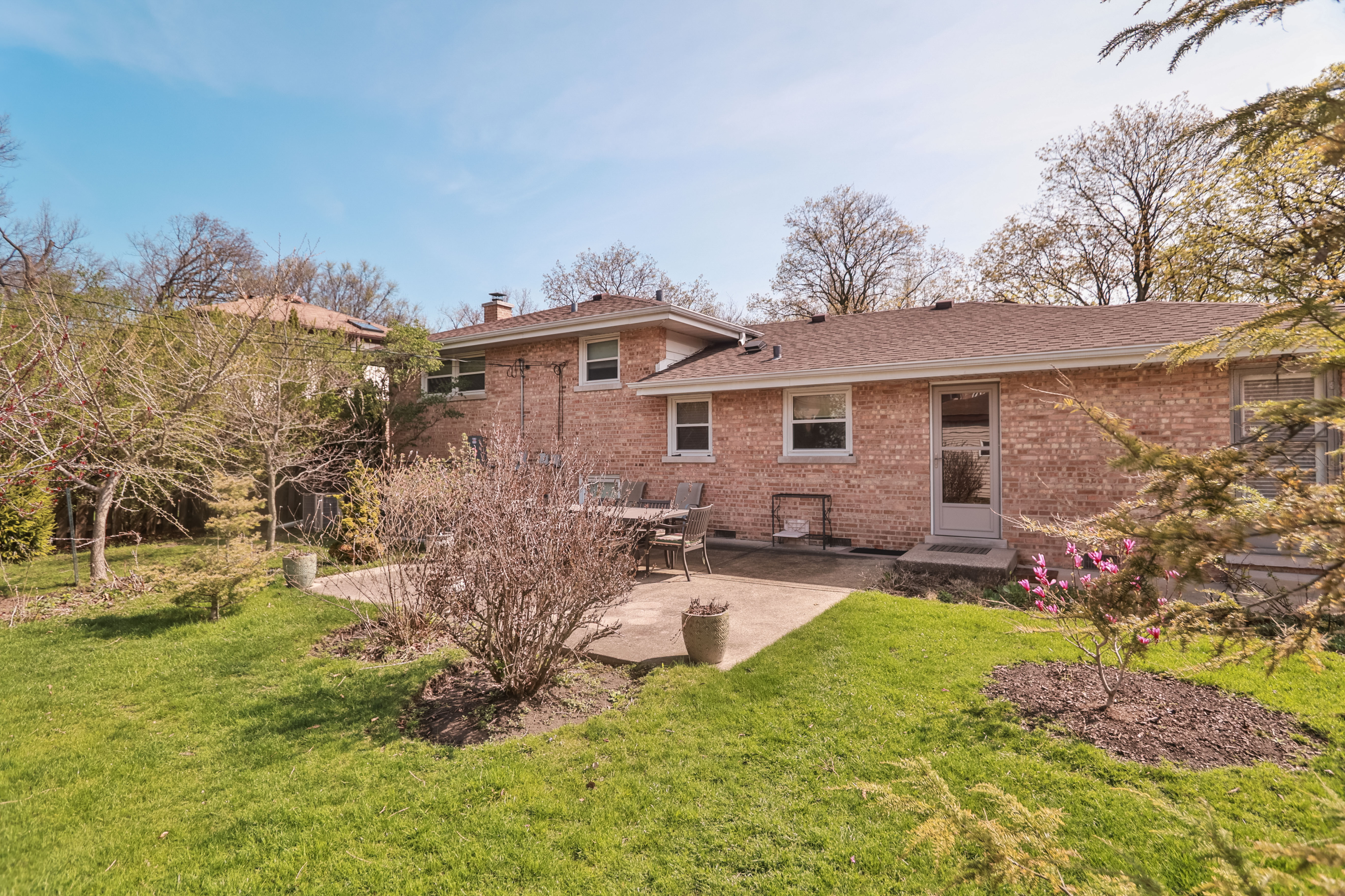  Split-level Home Offering Style, Space, and Modern Convenience - 物件實景