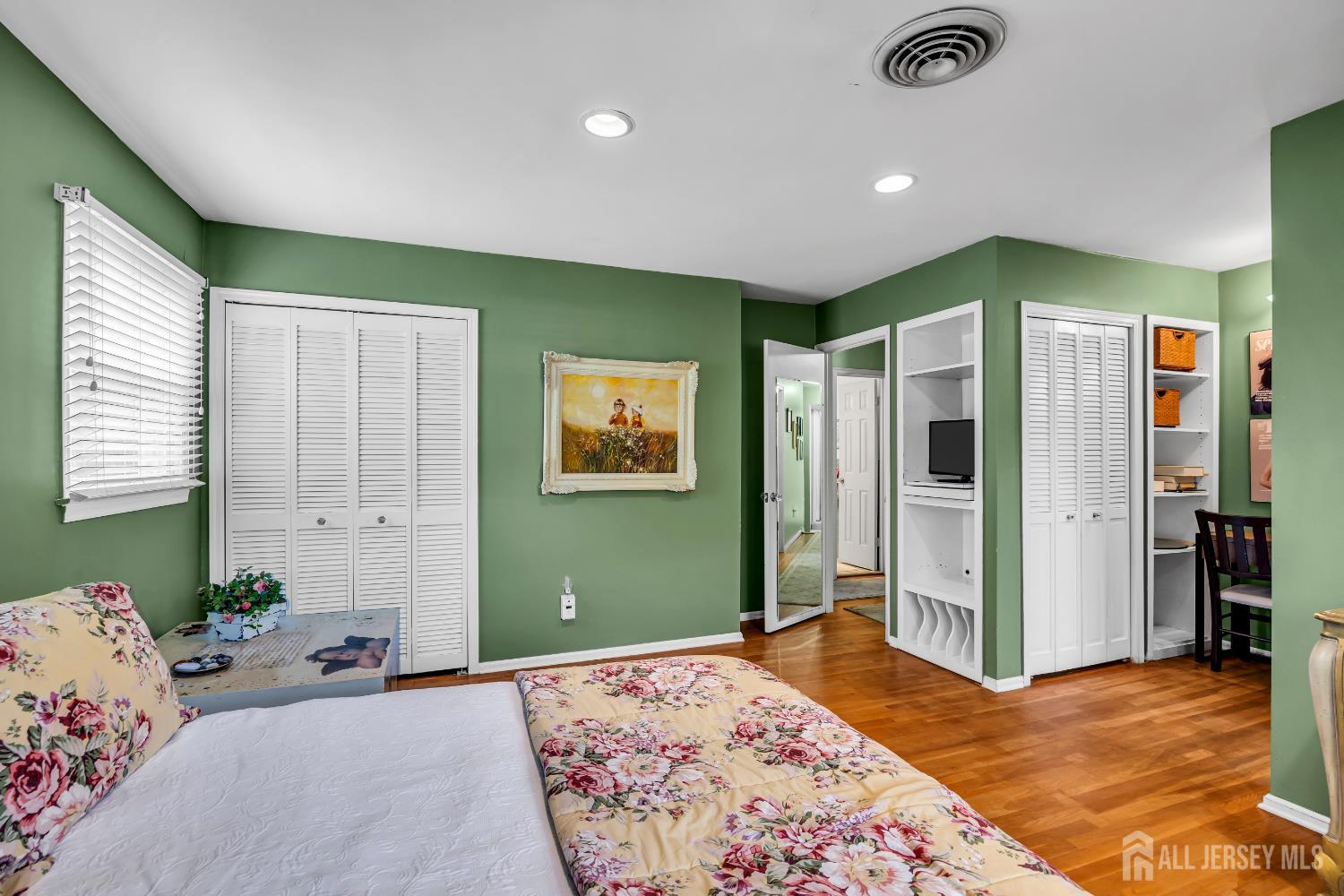 East Brunswick, New Jersey, 08816, United States, 5 Bedrooms Bedrooms, ,5 BathroomsBathrooms,Residential,For Sale,1850220