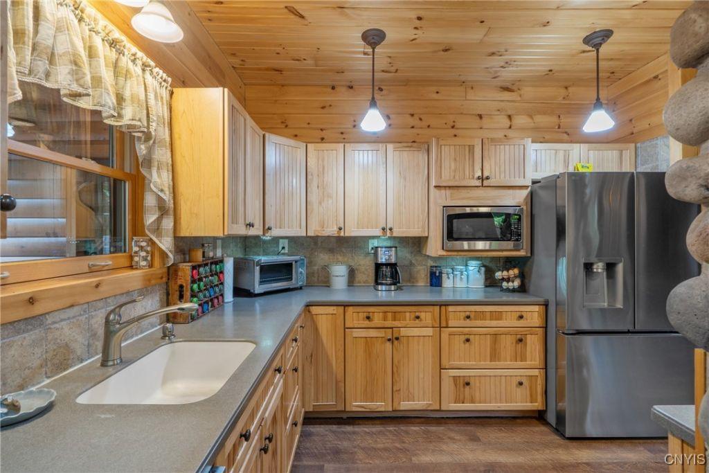 Cleveland, New York, 13042, United States, 4 Bedrooms Bedrooms, ,4 BathroomsBathrooms,Residential,For Sale,1821145