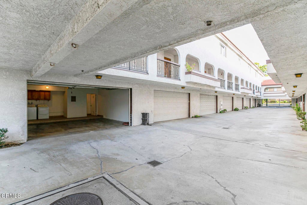 Glendale, California, 91205, United States, 3 Bedrooms Bedrooms, ,2 BathroomsBathrooms,Residential,For Sale,1938623