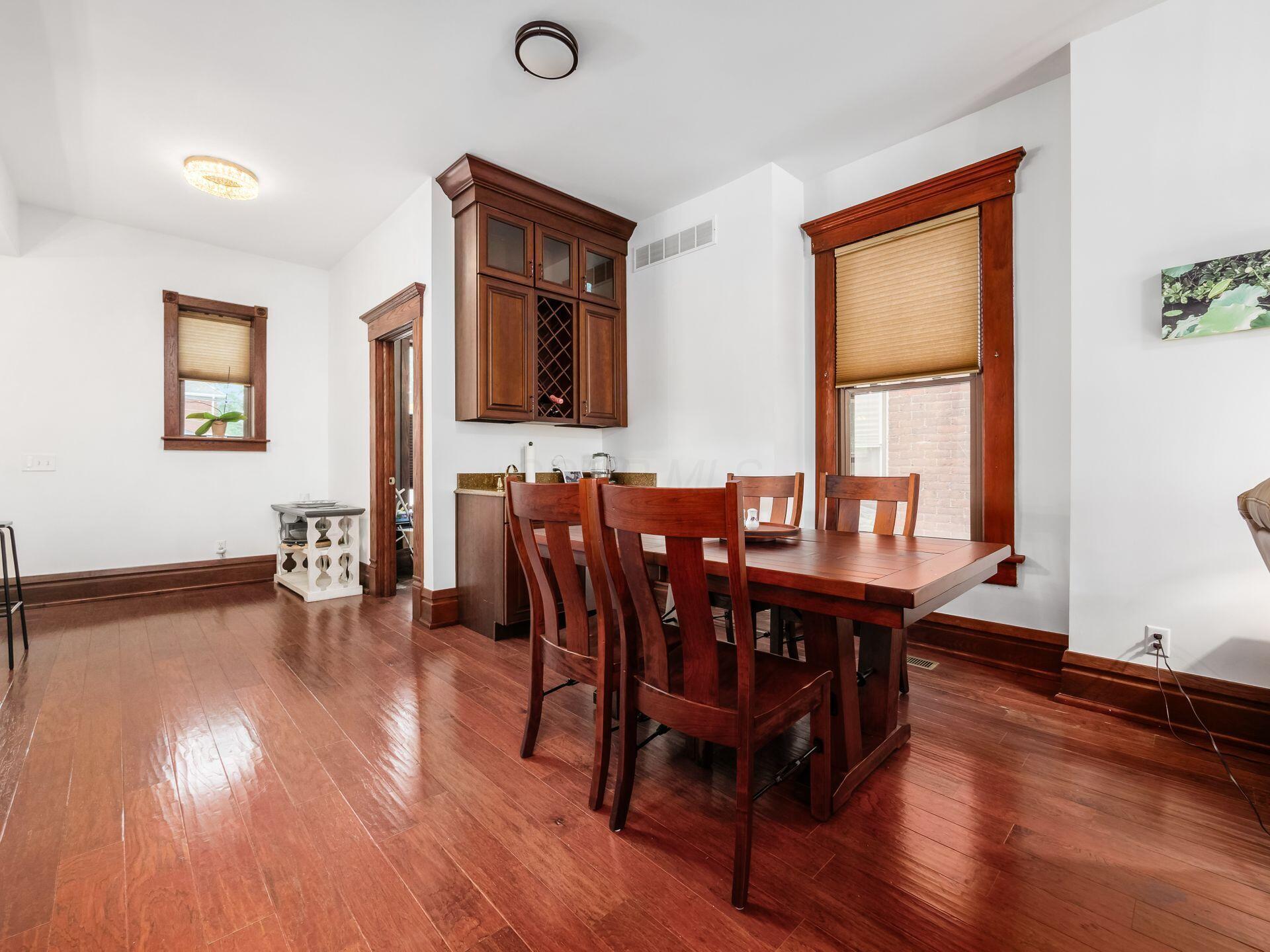 Columbus, Ohio, 43201, United States, 3 Bedrooms Bedrooms, ,4 BathroomsBathrooms,Residential,For Sale,1858166