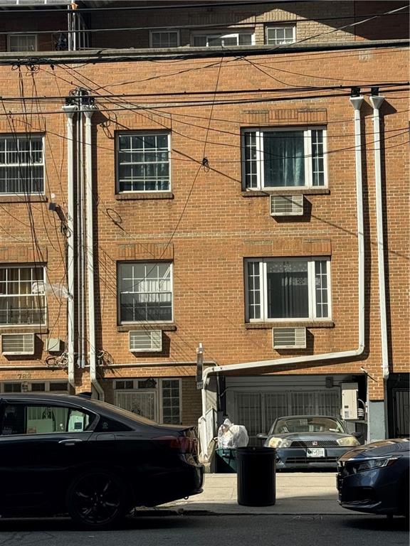 Brooklyn, New York, 11208, United States, 7 Bedrooms Bedrooms, ,4 BathroomsBathrooms,Residential,For Sale,1942836