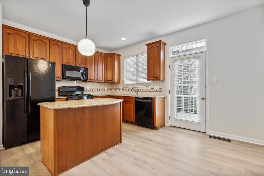 Chantilly, Virginia, 20152, United States, 3 Bedrooms Bedrooms, ,4 BathroomsBathrooms,Residential,For Sale,1942901