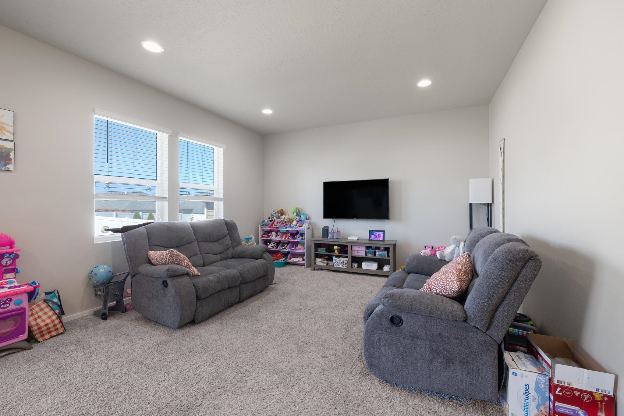 Spokane Valley, Washington, 99037, United States, 4 Bedrooms Bedrooms, ,3 BathroomsBathrooms,Residential,For Sale,1786142
