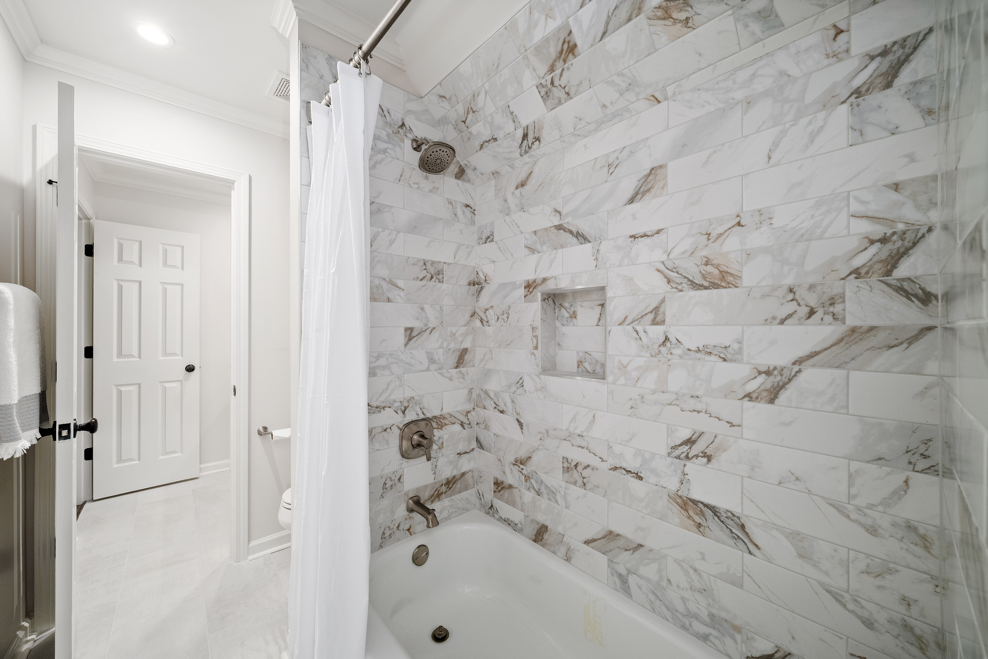  Luxury, Warmth, and Timeless Beauty in the Heart of Chartwell - 物件實景