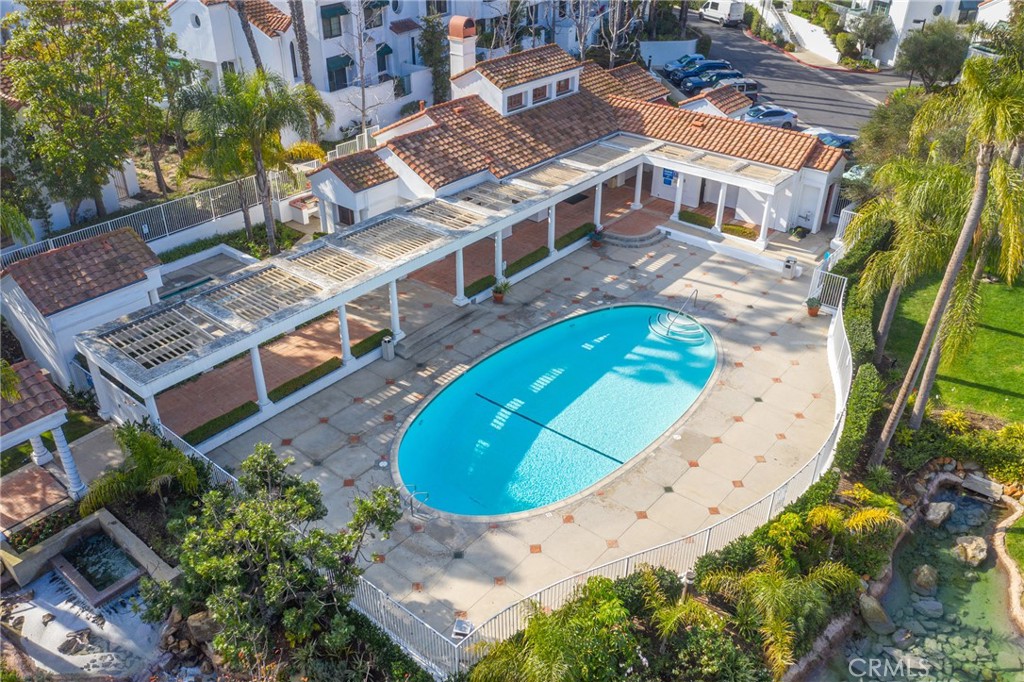 Huntington Beach, California, 92648, United States, 4 Bedrooms Bedrooms, ,3 BathroomsBathrooms,Residential,For Sale,1989716