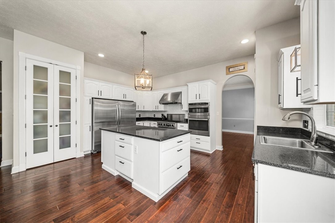 Pine Twp, Pennsylvania, 16046, United States, 5 Bedrooms Bedrooms, ,6 BathroomsBathrooms,Residential,For Sale,1989507