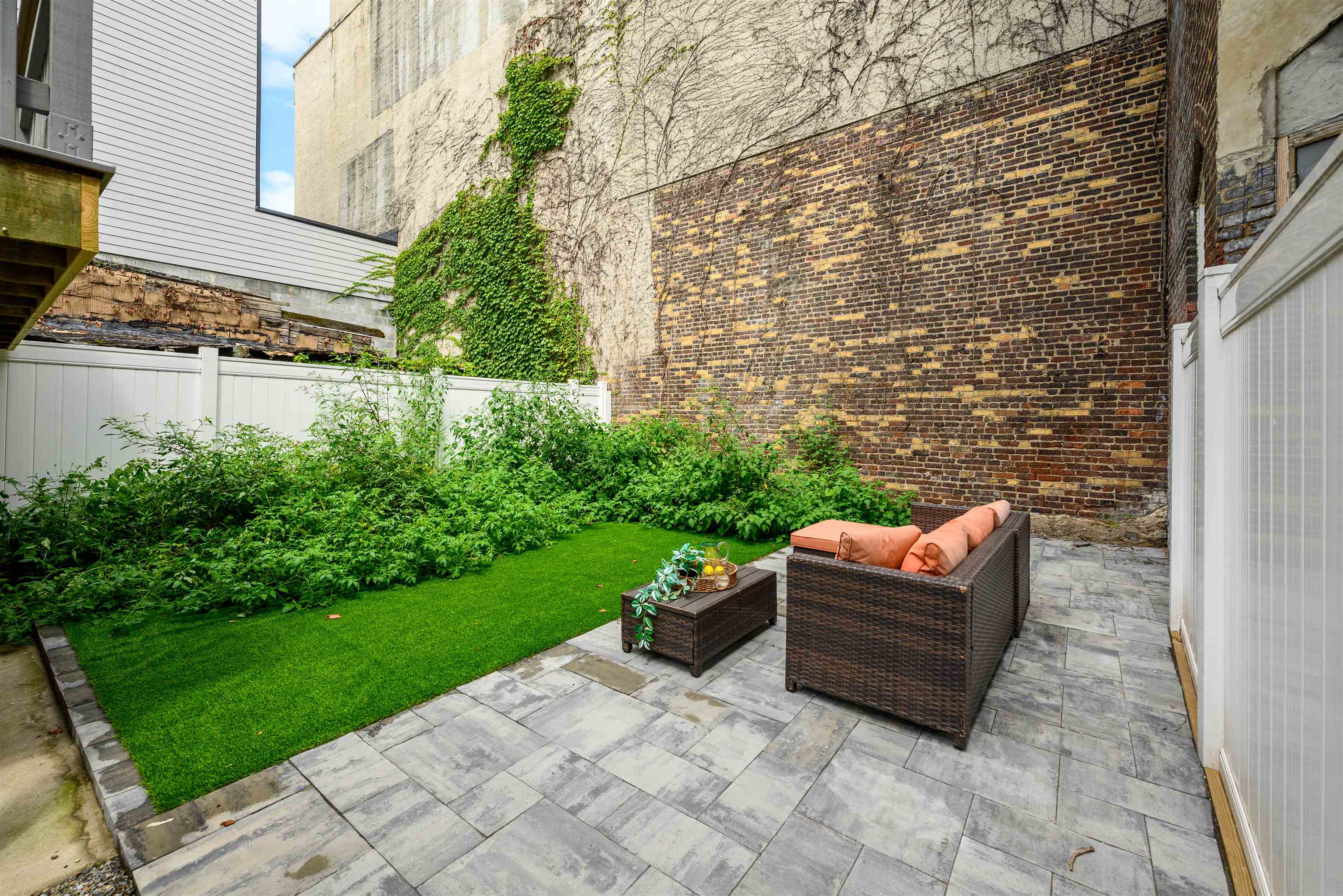 Jersey City, New Jersey, 07307, United States, 3 Bedrooms Bedrooms, ,2 BathroomsBathrooms,Residential,For Sale,1996189