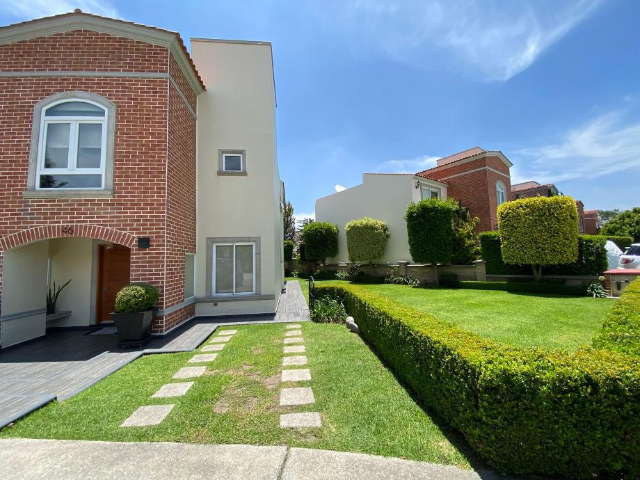 Atizapán de Zaragoza, Estado de méxico, 52930, Mexico, 3 Bedrooms Bedrooms, ,3 BathroomsBathrooms,Residential,For Sale,1917904
