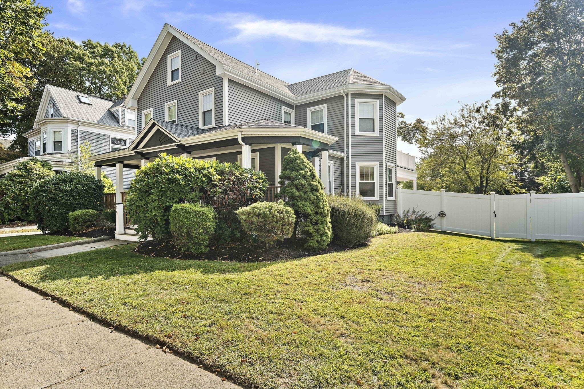 Wakefield, Massachusetts, 01880, United States, 3 Bedrooms Bedrooms, ,2 BathroomsBathrooms,Residential,For Sale,1982541