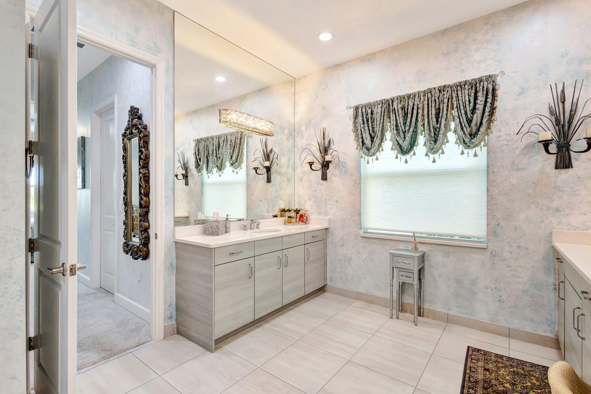 Port St Lucie, Florida, 34987, United States, 3 Bedrooms Bedrooms, ,4 BathroomsBathrooms,Residential,For Sale,1980849