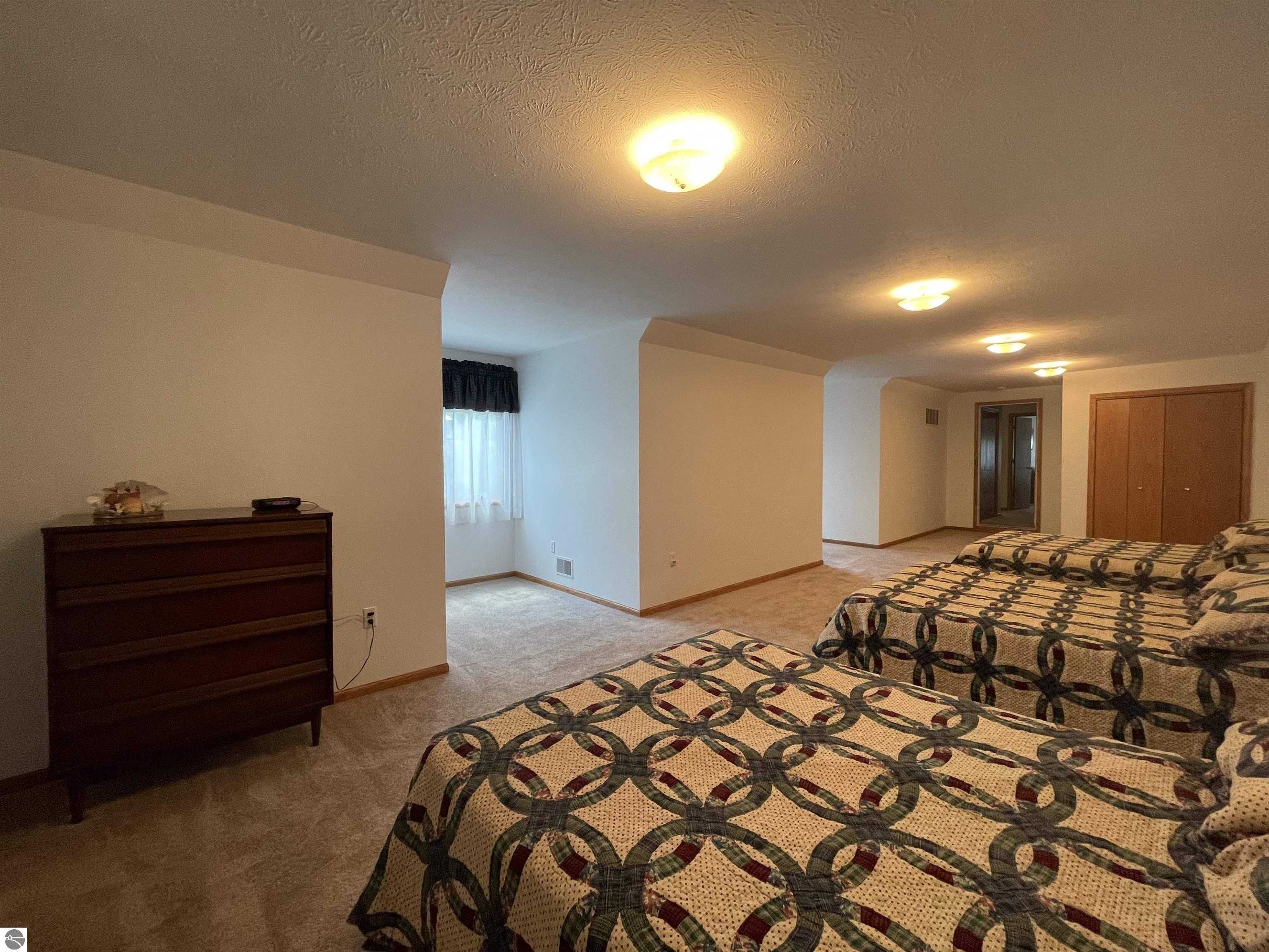 Harrison, Michigan, 48625, United States, 5 Bedrooms Bedrooms, ,4 BathroomsBathrooms,Residential,For Sale,1990816