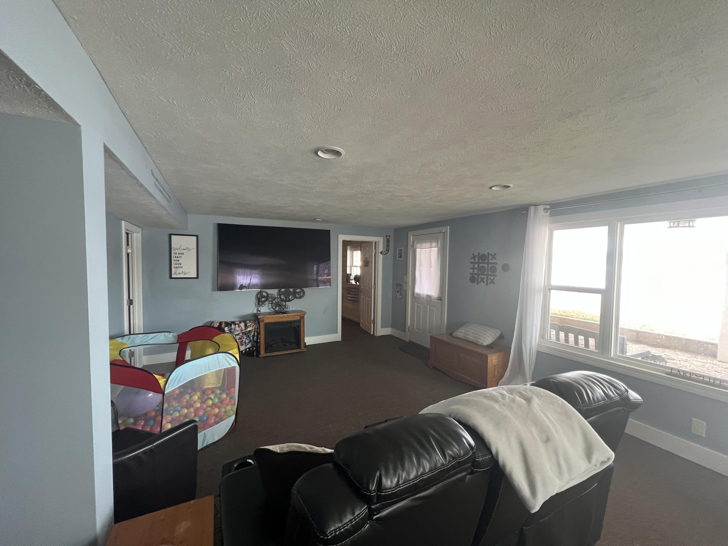Fremont, Michigan, 49412, United States, 3 Bedrooms Bedrooms, ,2 BathroomsBathrooms,Residential,For Sale,1743034