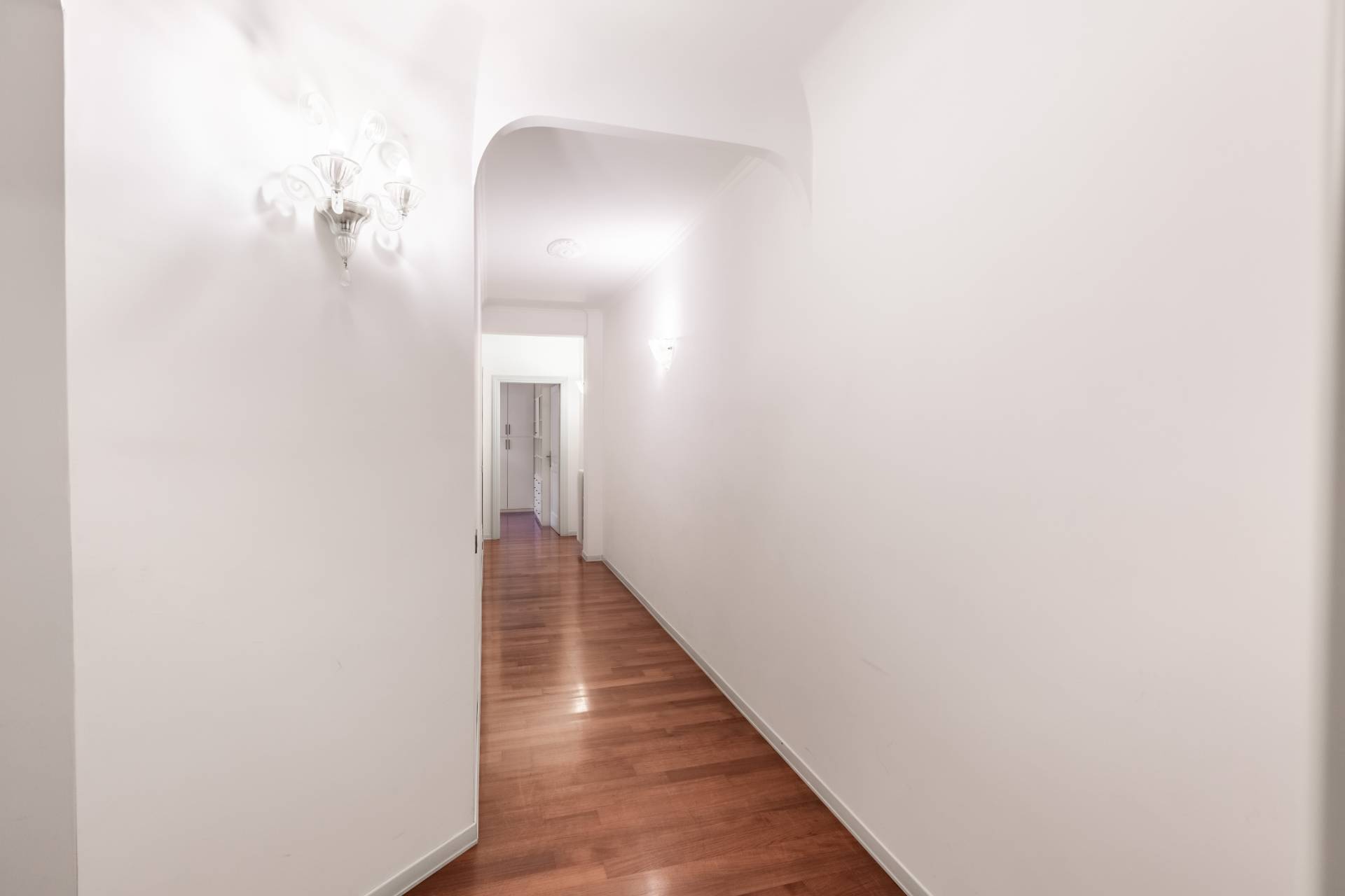 Roma, Roma, 00100, IT, 5 Bedrooms Bedrooms, ,3 BathroomsBathrooms,Residential,For Sale,1738705