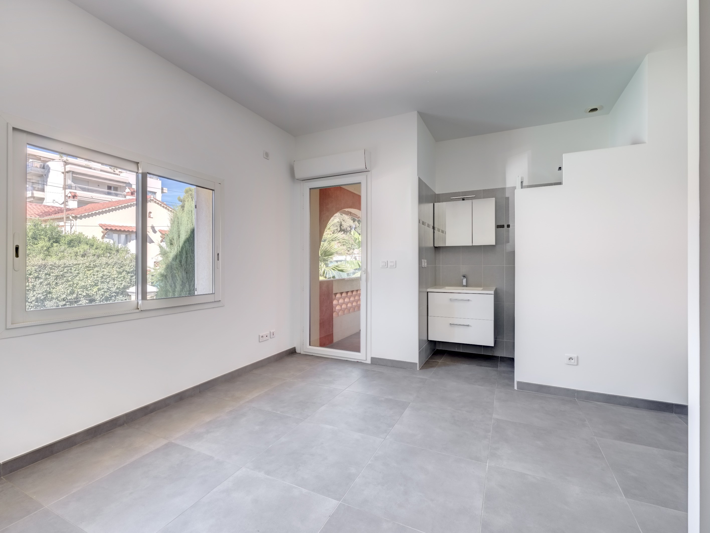  Renovated villa for sale Cap d’Antibes close to beaches and Ponteil district - 物件實景